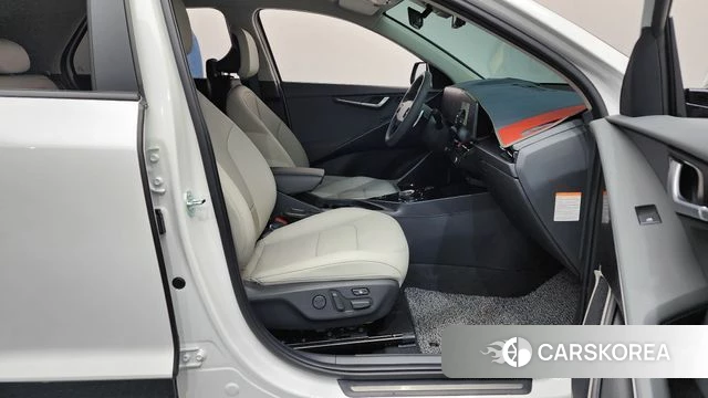 Kia Di Ol Nu Niro 2025 Белый из Кореи, фото 2