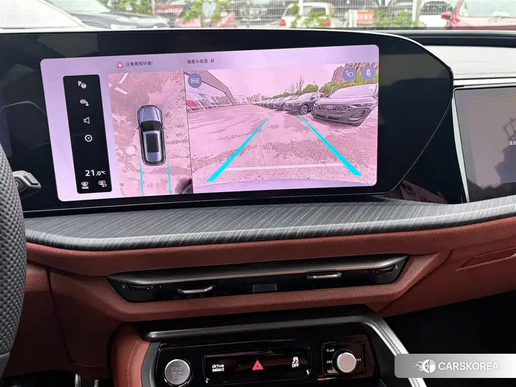 Audi Q5L 2025 Silver/gray из Китая, фото 2
