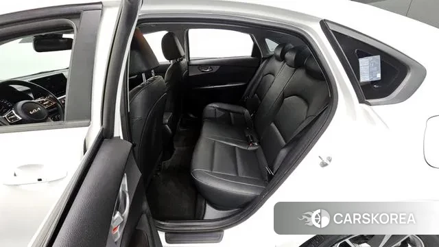 Kia The New K3 2nd generation 2021 Белый из Кореи, фото 2