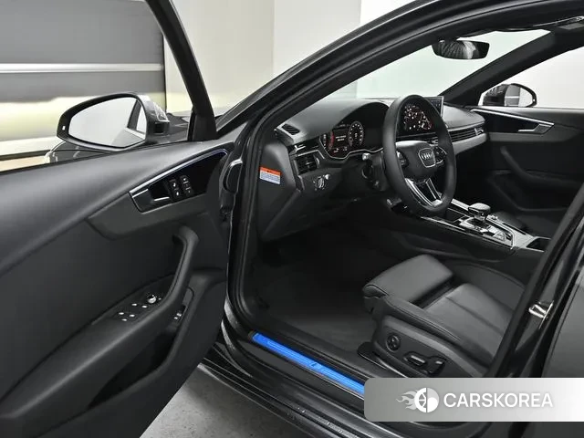 Audi A4 (B9) 2023 Серый из Кореи, фото 2