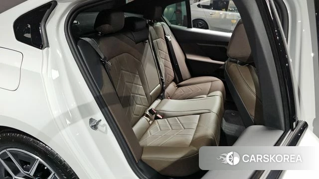 BMW 5 Series (G60) 2025 Белый из Кореи, фото 2