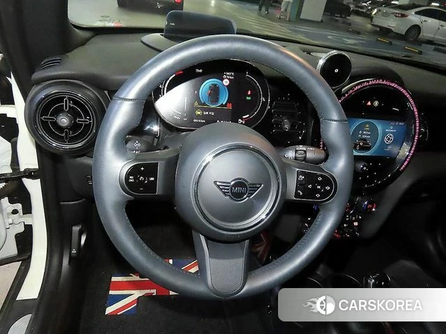 Mini Cooper Convertible 2024 Белый из Кореи, фото 2