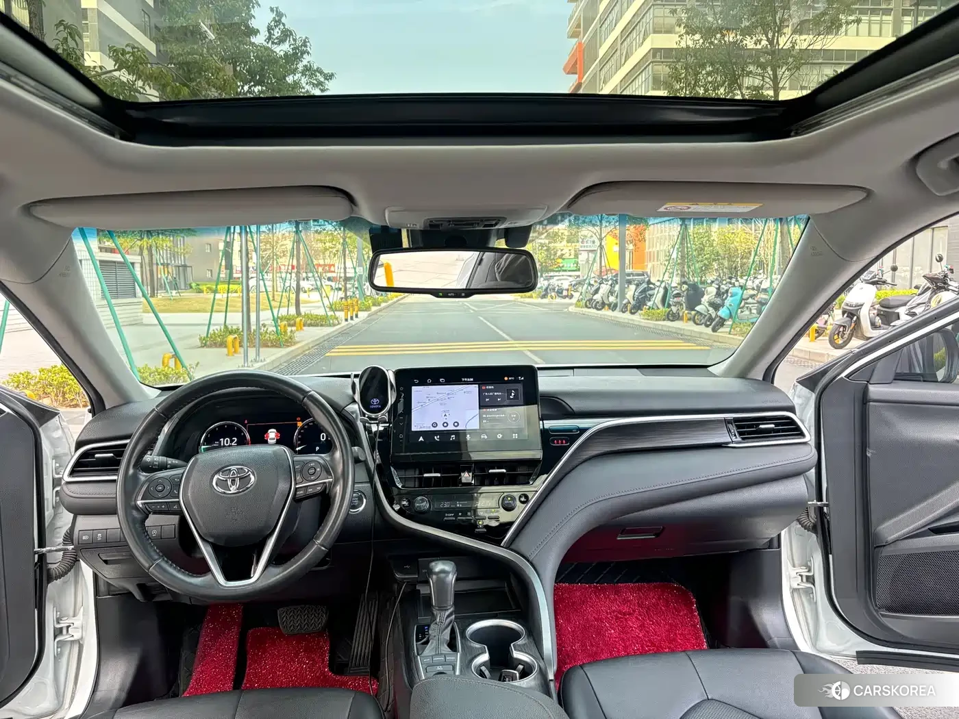 Toyota Camry 2023 Белый из Китая, фото 2