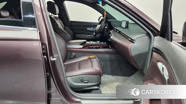 Genesis GV70 2021 Красный из Кореи, фото 2