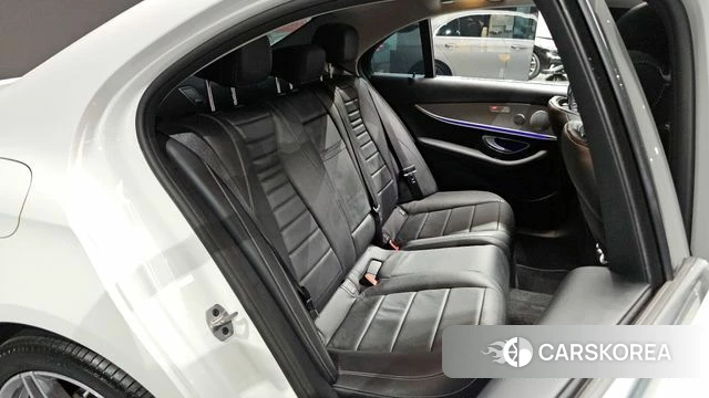 Mercedes-Benz E-Class W213 2018 Белый из Кореи, фото 2