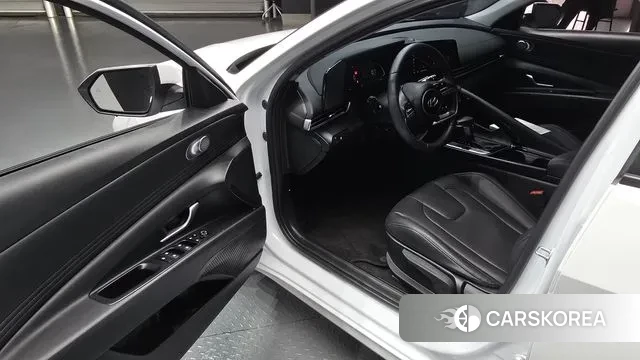 Hyundai The New Avante (CN7) 2024 Белый из Кореи, фото 2