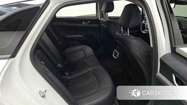 Kia The New K5 3rd generation 2024 Белый из Кореи, фото 2