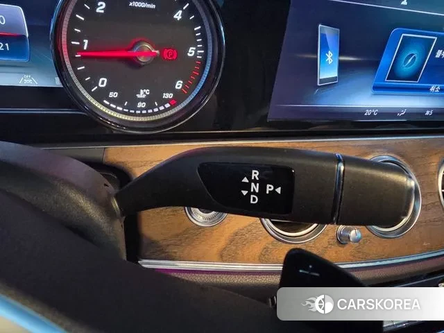 Mercedes-Benz E-Class W213 2020 Белый из Кореи, фото 2