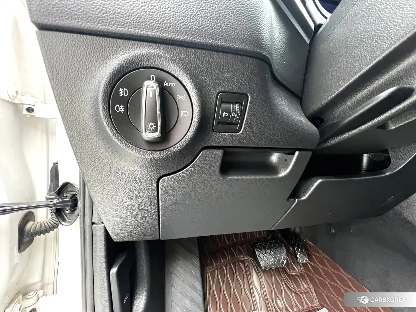 Skoda Karoq 2022 Белый из Китая, фото 2