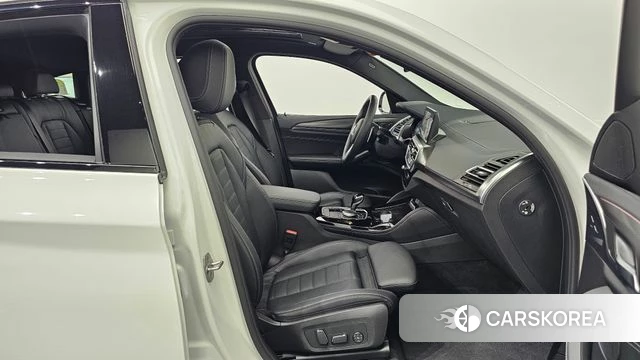 BMW X4 (G02) 2025 Белый из Кореи, фото 2