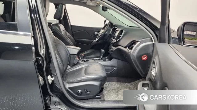 Jeep Cherokee (KL) 2018 Черный из Кореи, фото 2