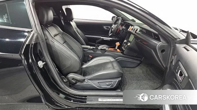 Ford Mustang 2018 Черный из Кореи, фото 2