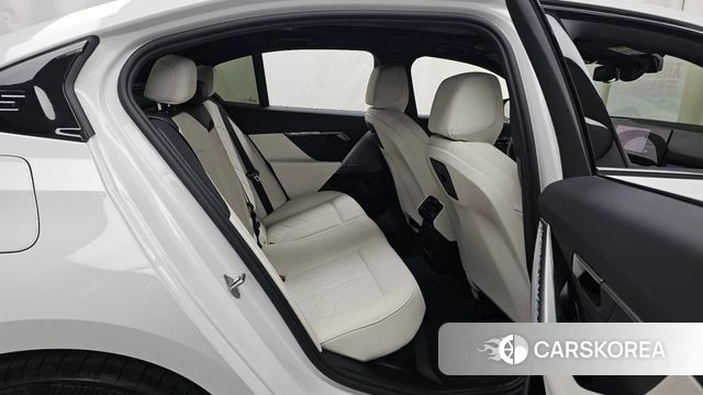 BMW 5 Series (G60) 2026 Белый из Кореи, фото 2