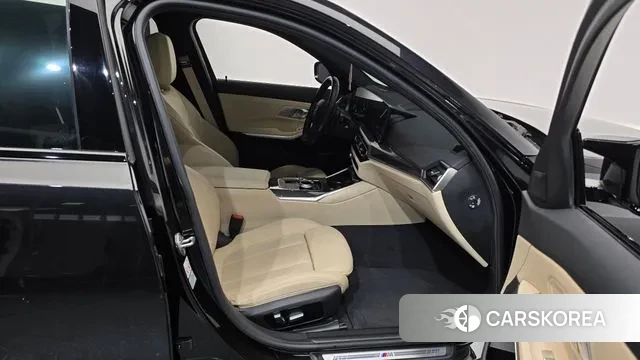 BMW 3 Series (G20) 2023 Черный из Кореи, фото 2