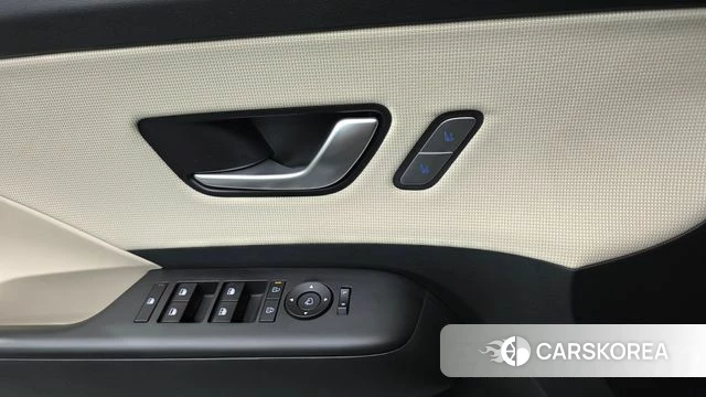 Hyundai Kona (SX2) 2024 Серебристо-серый из Кореи, фото 2