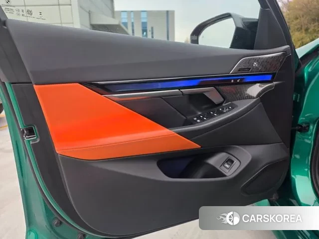 BMW M5 (G90) 2024 Зеленый из Кореи, фото 2