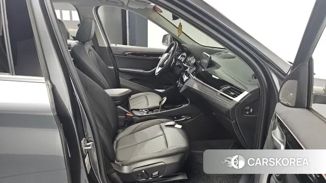 BMW X1 (F48) 2021 Серый из Кореи, фото 2