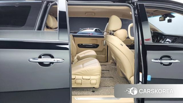 Kia The New Carnival 2018 Черный из Кореи, фото 2