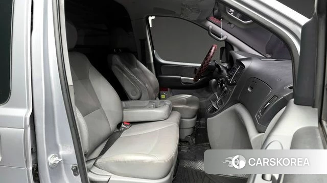 Hyundai The New Grand Starex 2018 Серебристо-серый из Кореи, фото 2