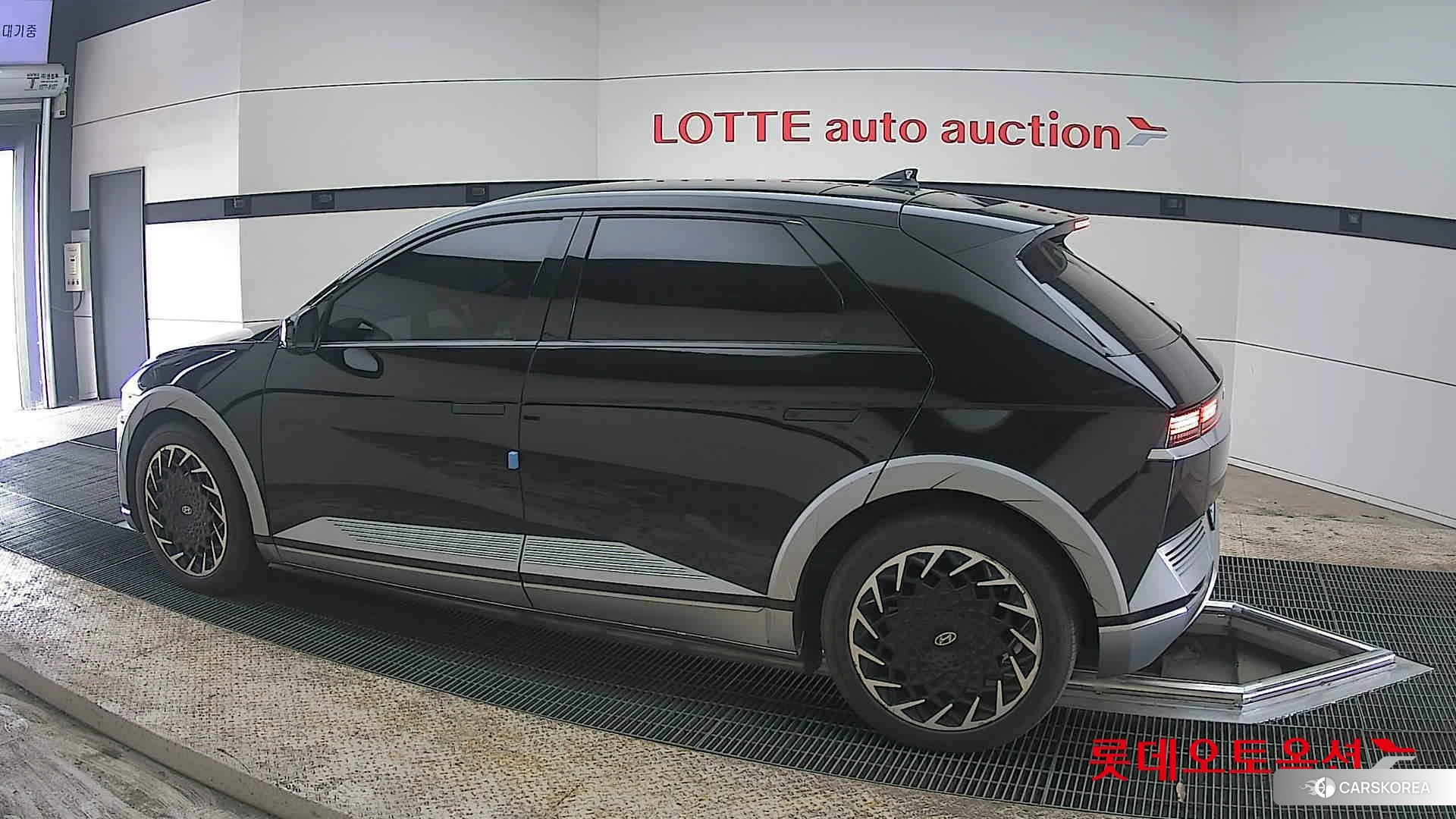 Hyundai IONIQ 5 2022 Phantom Black Pearl из Кореи, фото 2