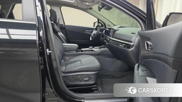 Kia The New Sportage 5th Generation Hybrid 2024 Черный из Кореи, фото 2