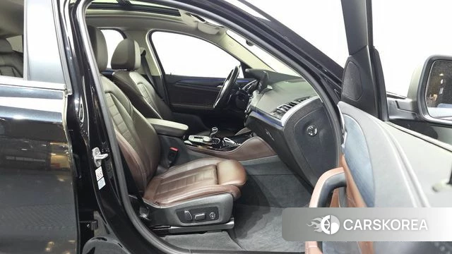 BMW X4 (G02) 2024 Черный из Кореи, фото 2
