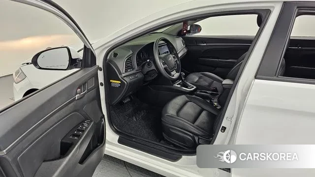 Hyundai Avante AD 2018 Белый из Кореи, фото 2