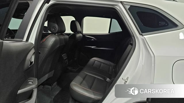 Chevrolet (GM Daewoo) Trax Crossover 2023 Белый из Кореи, фото 2