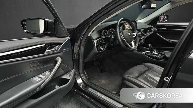 BMW 5 Series (G30) 2019 Серый из Кореи, фото 2