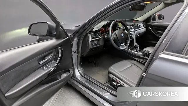 BMW 3 Series (F30) 2018 Серый из Кореи, фото 2