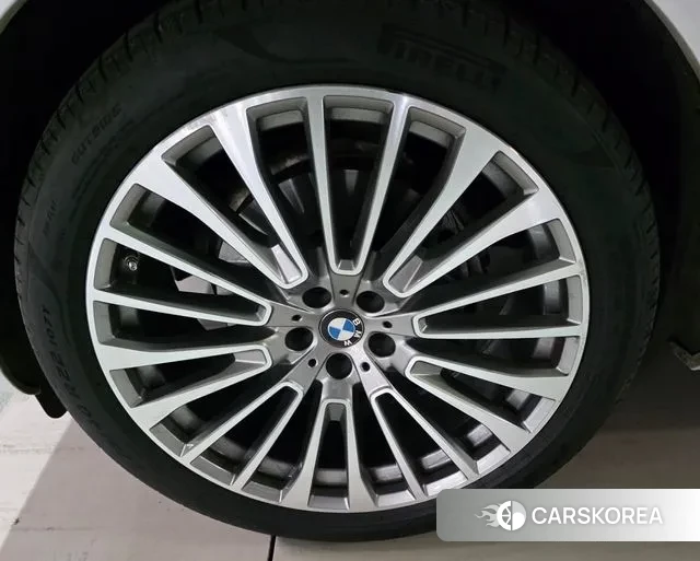 BMW X7 (G07) 2023 Белый из Кореи, фото 2