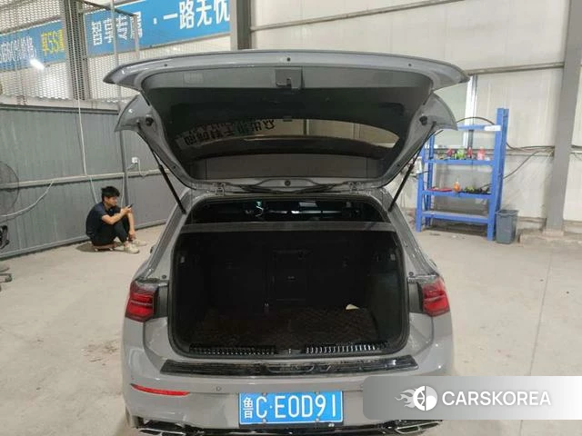 Volkswagen Golf 2022 Темно-серый из Китая, фото 2