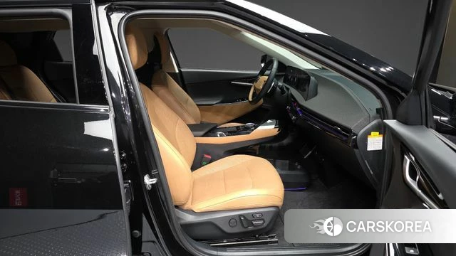 Kia EV6 2023 Черный из Кореи, фото 2