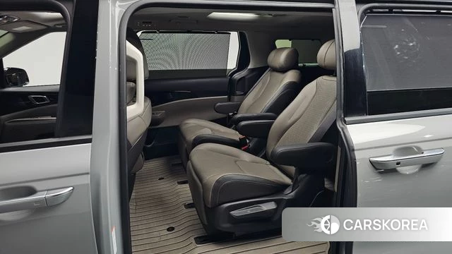 Kia The New Carnival 4th Generation 2025 Серебристо-серый из Кореи, фото 2