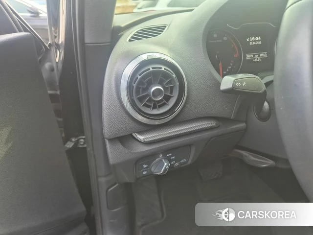 Audi New A3 2018 Черный из Кореи, фото 2