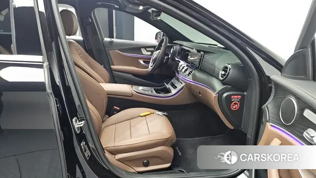 Mercedes-Benz E-Class W213 2023 Черный из Кореи, фото 2