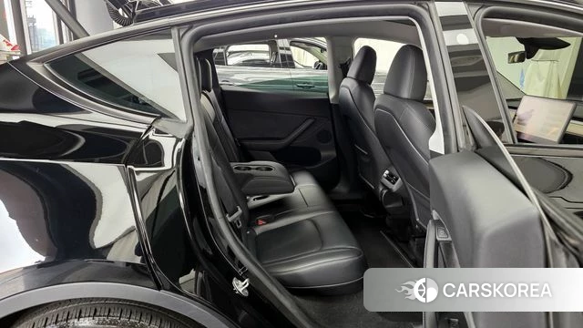 Tesla Model Y 2024 Черный из Кореи, фото 2