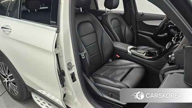 Mercedes-Benz GLC-Class X253 2021 Белый из Кореи, фото 2