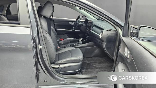 Kia The New K3 2nd generation 2022 Серый из Кореи, фото 2