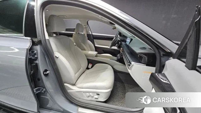 Hyundai Grandeur Hybrid (GN7) 2023 Светло-серебряный цвет из Кореи, фото 2