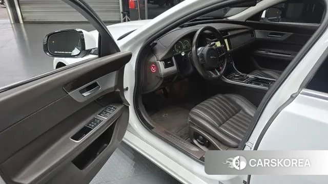 Jaguar XF (X260) 2018 Белый из Кореи, фото 2