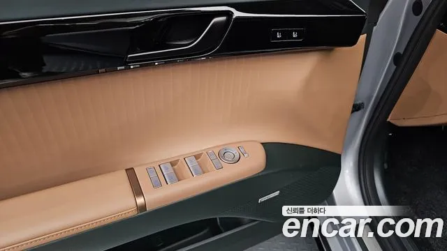 Hyundai Grandeur Hybrid (GN7) 2023 Серебристо-серый из Кореи, фото 2