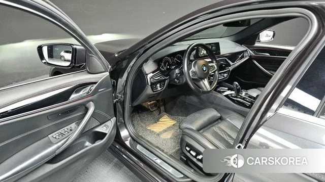 BMW 5 Series (G30) 2018 Серый из Кореи, фото 2