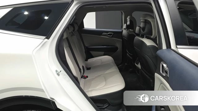 Kia Sportage 5th Generation Hybrid 2022 Белый из Кореи, фото 2