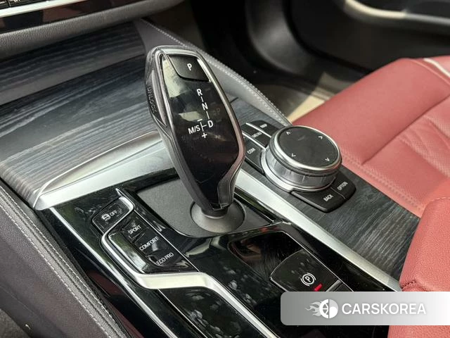 BMW 5 series 2023 Белый из Китая, фото 2
