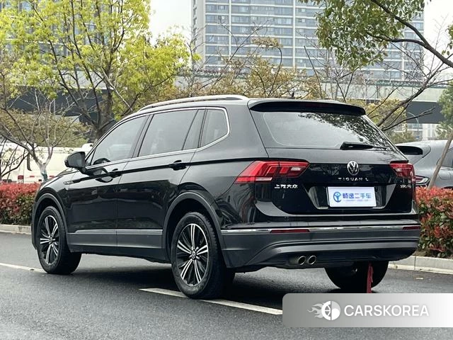 Volkswagen Tiguan L 2021 Черный из Китая, фото 2