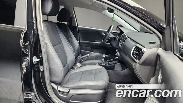 Kia Stonic 2020 Черный из Кореи, фото 2