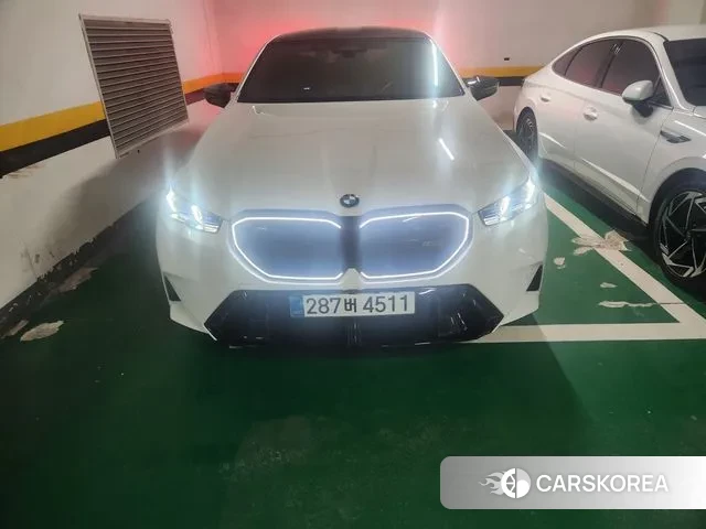 BMW M5 (G90) 2025 Белый из Кореи, фото 2