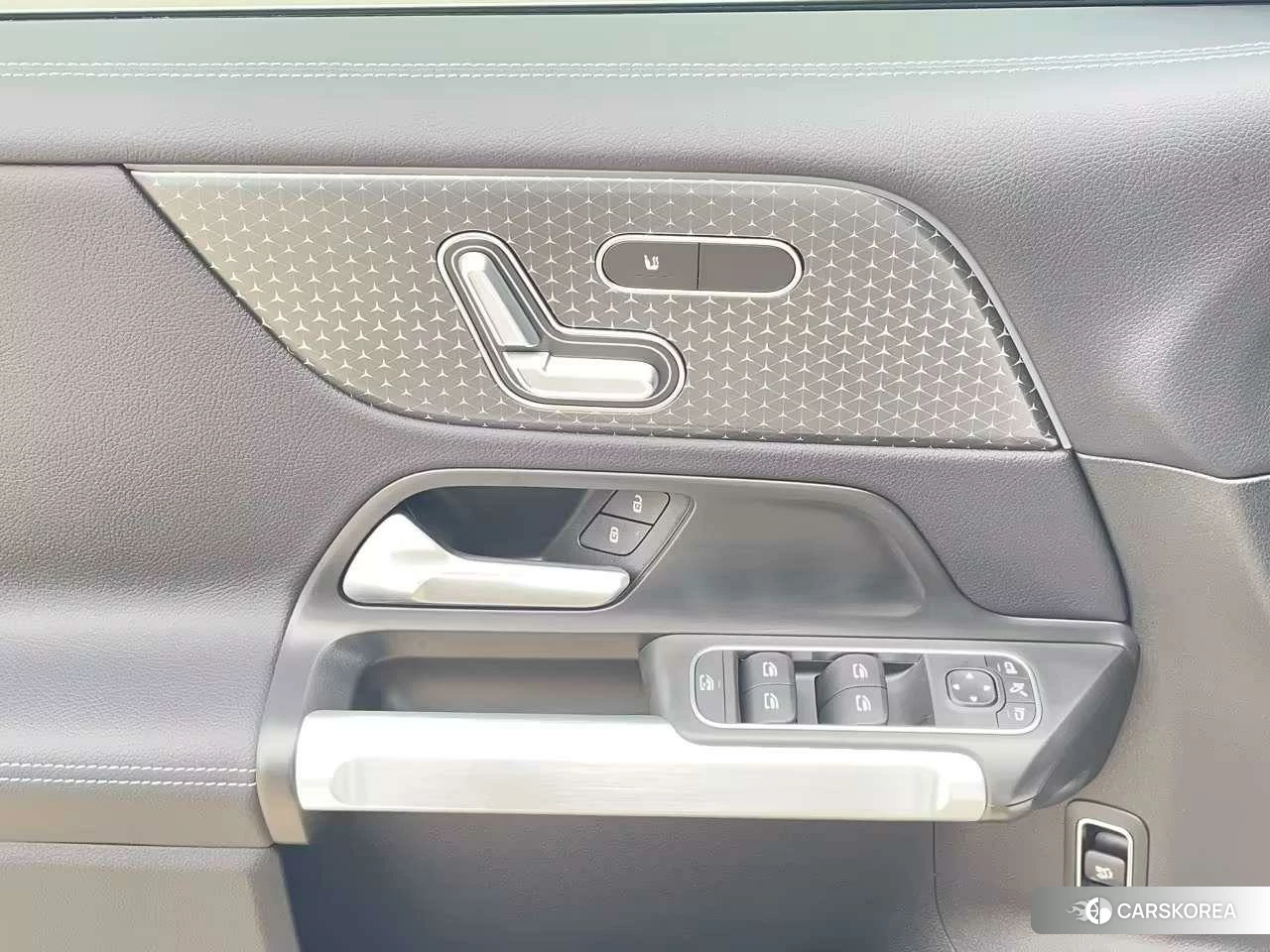 Mercedes-Benz EQB 2024 Белый из Китая, фото 2