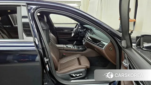 BMW 7 Series (G11) 2019 Черный из Кореи, фото 2